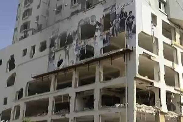 ایک ہفتے میں نسلہ ٹاور گرانے کے حکم کے بعد بلڈنگ مسمار کرنے کا کام تیزی سے جاری
