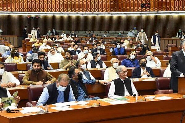 حکومت نے آئی ایم ایف شرائط کے تحت منی بجٹ لانے کا فیصلہ کرلیا