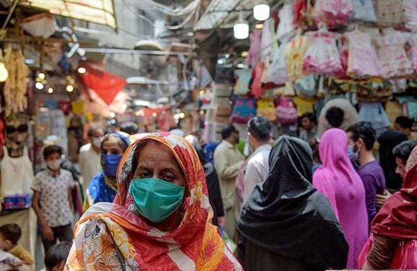 پاکستان: کورونا کے آغاز کے بعد سے مثبت کیسز کی شرح کم ترین سطح پر آ گئی