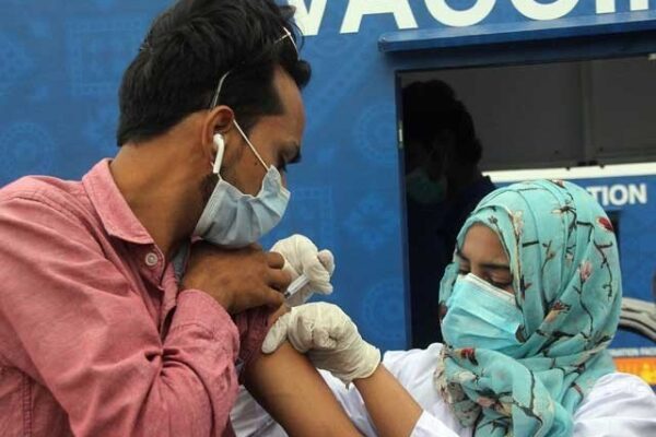 پاکستان میں کورونا مثبت کیسز کی شرح 1.18 فیصد تک پہنچ گئی