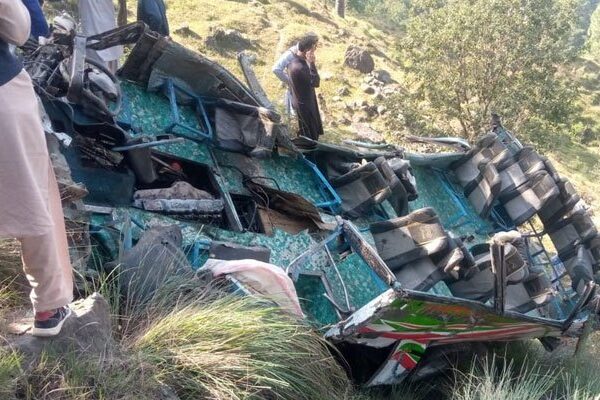 آزاد کشمیر میں مسافر کوچ کو حادثہ، جاں بحق افراد کی تعداد 23 ہو گئی