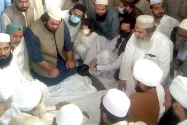 پرویز الہٰی کی رائیونڈ تبلیغی اجتماع میں شرکت، مہنگائی کے خاتمے کیلئے خصوصی دعا کروائی