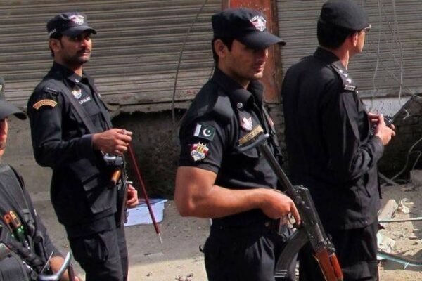 پشاور، اشتہاری ملزموں کیخلاف آپریشن میں 2 پولیس اہلکار شہید
