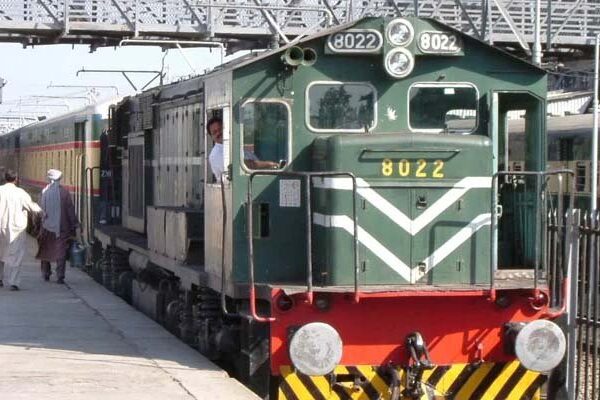 ریلوے انتظامیہ نے محکمے کو خسارے سے نکالنے کا نیا طریقہ ڈھونڈ لیا