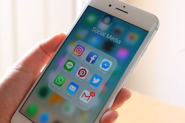 سوشل میڈیا اور ہم