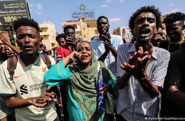 سوڈان میں فوجی بغاوت کے خلاف ممکنہ مظاہرے، فوج تعینات