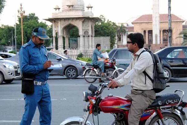لاہور: ون وے کی خلاف ورزی پر بھاری جرمانے شروع