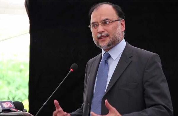 ‘عمران خان نے معیشت کی اینٹ سے اینٹ بجا دی، وہ ملک کی تباہی کے ذمہ دار ہیں’