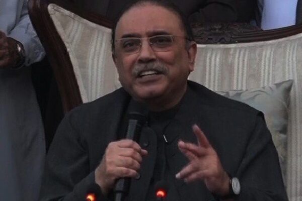 پیپلز پارٹی نے لاہور میں نیا جنم لے لیا، آصف زرداری