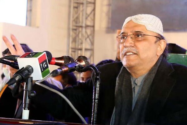 زرداری کی آمدورفت نے کئی سوالات اُٹھا دیئے