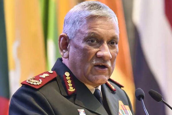 ہیلی کاپٹر حادثے میں بھارتی چیف آف ڈیفنس اسٹاف جنرل بپن راوت ہلاک ہو گئے