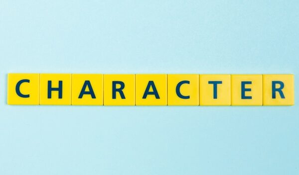 کردار شخصیت کا آئینہ دار