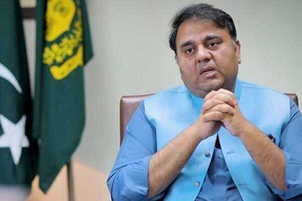 ہواؤں کا رخ اب آپ کا نہیں: فواد چوہدری کا (ن) لیگ کو پیغام