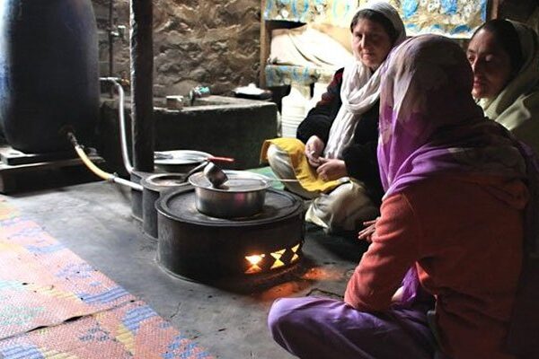 حکومتی اعلانات دھرے رہ گئے، ایک وقت کا کھانا پکانے کیلئے بھی گیس دستیاب نہیں