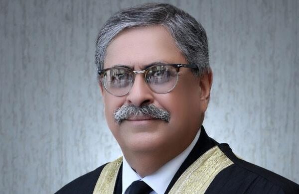 لاپتہ صحافی کا کیس: ’ہماری آدھی زندگی غیر جمہوری حکومتوں میں گزری، یہ انہی کا کیا کرایا ہے‘