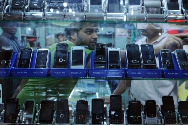 موبائل فونز کی برآمد جلد شروع ہو جائے گی، مشیرتجارت