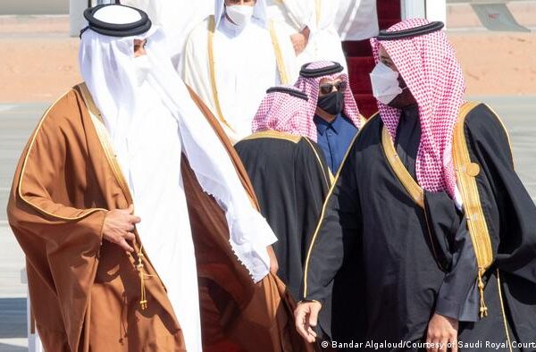 سعودی عرب: قطر پر پابندیوں کے خاتمے کے بعد محمد بن سلمان کا پہلا دورہ دوحہ