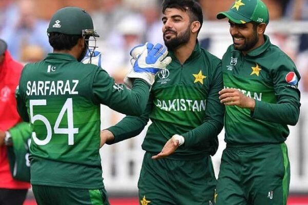 شاداب خان نے سرفراز احمد کو اپنا استاد قرار دیدیا