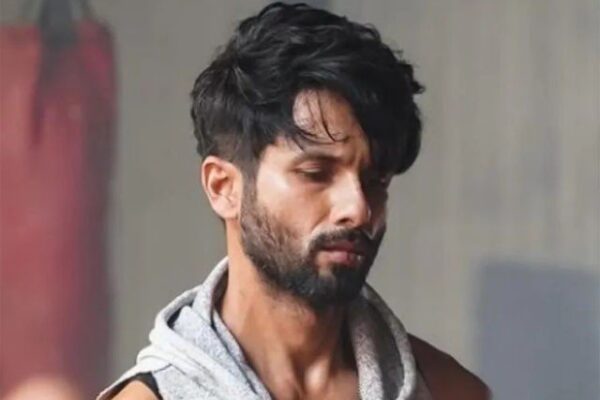 شاہد کپور کو ساتھی اداکارہ نے زوردار تھپڑ رسید کر دیا