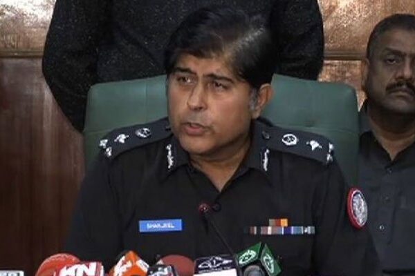 سندھ میں تقرر و تبادلے مذاق بن گئے، 6 روز میں ڈی آئی جی کی 3 مختلف جگہوں پر تعیناتی