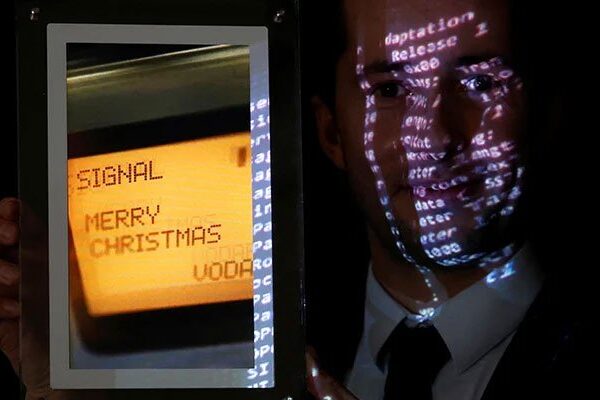 تاریخ کا پہلا ٹیکسٹ میسج ایک لاکھ 21 ہزار ڈالر میں نیلام