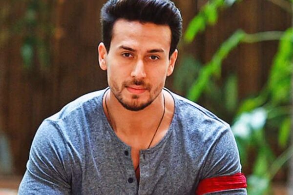 ٹائیگر نے سب سے پہلے کس گانے کے مکمل ڈانس اسٹیپس سیکھے؟ خود رقص کر کے دکھادیا