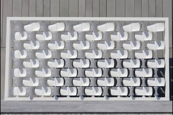 ہوا کی طاقت سے 10,000 یونٹ سالانہ بجلی بنانے والی دیوار