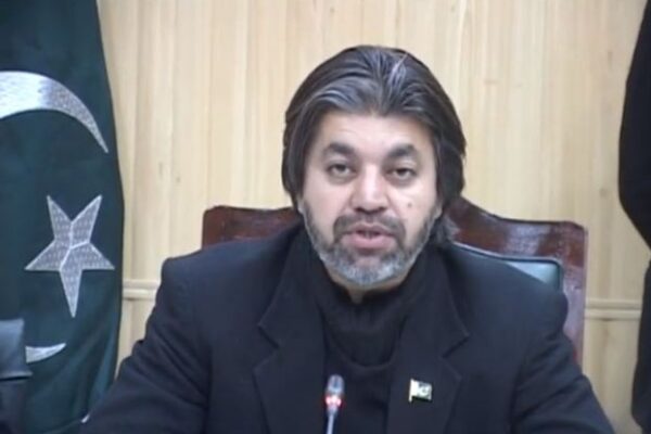 وزیر خزانہ نے مہربانی کی کہ لنڈے کے کپڑوں پر ٹیکس نہیں لگایا: علی محمد خان