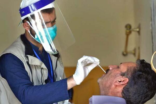 پاکستان: کورونا کیسز میں اضافہ، شرح 1.80 ہو گئی