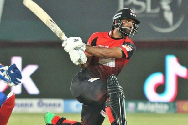 فخر زمان کی سنچری کی بدولت لاہور قلندرز نے کراچی کنگز کو شکست دے دی