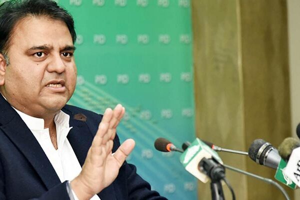 غیرملکیوں کو سرمایہ کاری کرنے پر مستقل رہائش دیں گے، فواد چودھری