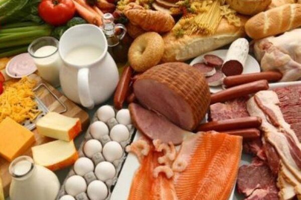 منی بجٹ نافذ؛ دودھ، گھی، موبائل، مرچ، نمک، گاڑیاں و گوشت سمیت 150 اشیا مزید مہنگی
