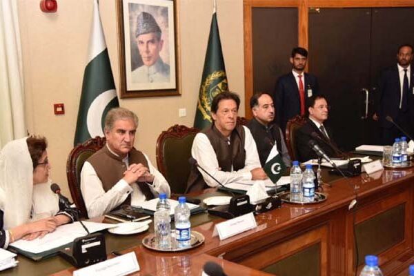 عمران خان حکومت میں ریکارڈ کابینہ ارکان کو عہدوں سے ہٹایا گیا