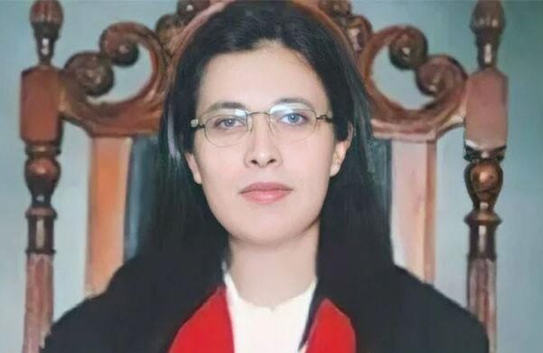 جسٹس عائشہ ملک نے سپریم کورٹ کی پہلی خاتون جج کا حلف اٹھا لیا