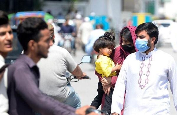 کراچی میں کورونا کے وار جاری، مثبت کیسز کی شرح 41 فیصد تک پہنچ گئی
