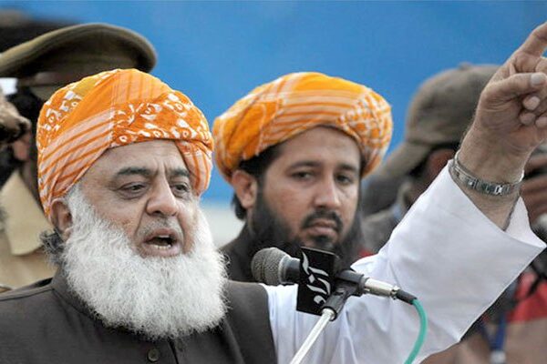 قومی سلامتی پالیسی بن رہی ہے اور پارلیمنٹ بے خبر ہے، مولانا فضل الرحمان