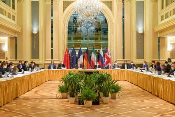 ویانا میں سعودی مندوب کی روسی اور امریکی نمائندوں سے اہم ملاقاتیں