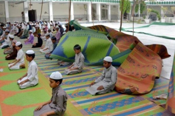 بھارت میں مسلمانوں کو نماز کی ادائیگی سے روکنے کا ایک اور واقعہ