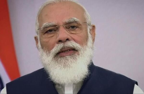 ‘اتنا جھوٹ کہ ٹیلی پرومپٹر بھی نہیں جھیل پایا’، راہول کی مودی پر تنقید