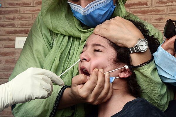 پاکستان میں کورونا کا 16 سال سے کم عمر بچوں پر وار، پی ایم اے نے صورتحال خطرناک قرار دے دی
