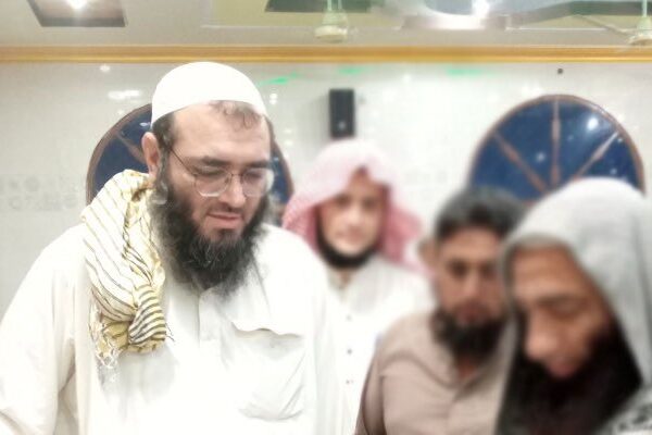 پشاور میں فائرنگ سے نامور عالم دین شیخ عبدالحمید جاں بحق، بھائی زخمی