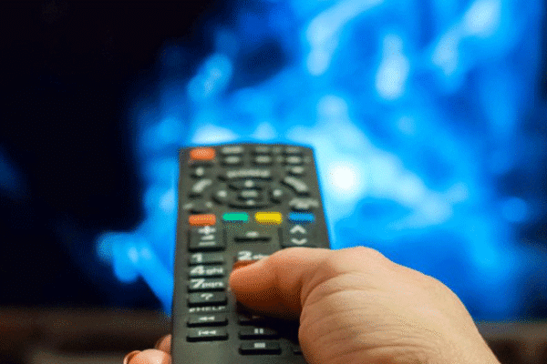 دیر تک ٹی وی دیکھنے سے خون کے لوتھڑے بننے کا خطرہ بڑھ جاتا ہے