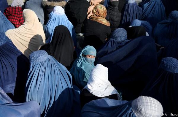طالبان کی واپسی نے افغان خواتین کی زندگی کیسے بدل کر رکھ دی؟