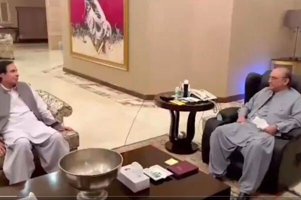 آصف زرداری نے چوہدری برادران کو عشائیے پر مدعوکرلیا
