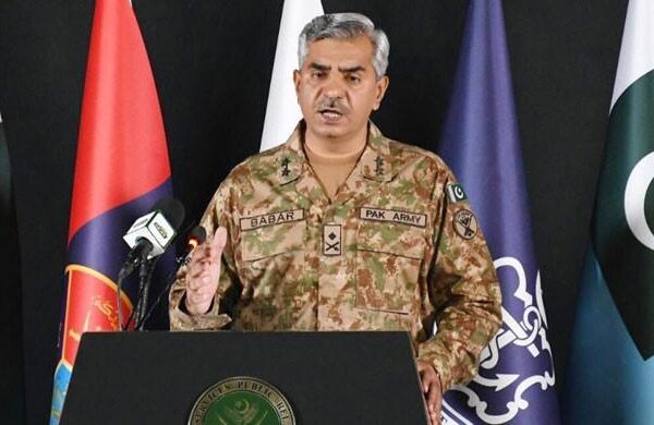 بھارتی آرمی چیف کا طاقت کی بنیاد پر جنگ بندی کا دعویٰ بے بنیاد ہے: ترجمان پاک فوج