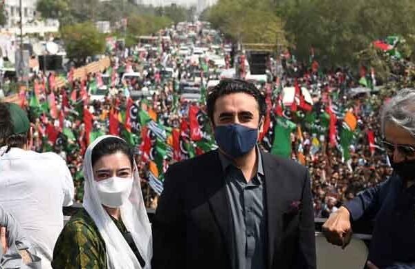 بلاول نے ’گو سلیکٹڈ گو‘ کے نعرے سے لانگ مارچ کا آغاز کر دیا