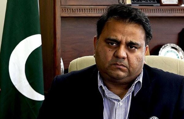 تمام اتحادی ساتھ ہیں، اپوزیشن کی تحریک عدم اعتماد کبھی کامیاب نہیں ہو گی: فواد