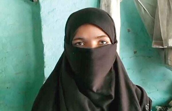 بھارت میں اسلامو فوبیا کے واقعات بڑھنے لگے، بینک کا حجاب پہنی خاتون کو کیش دینے سے انکار