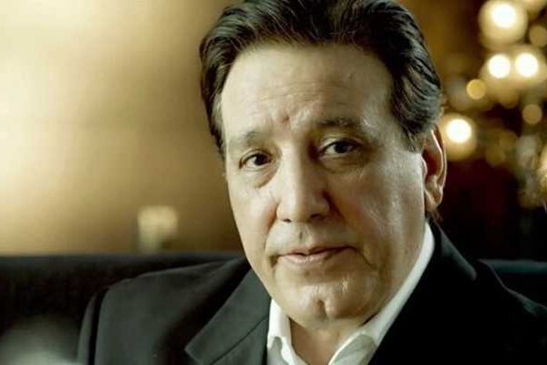 اداکار جاوید شیخ سے 3 کروڑ کے چیک پر زبردستی دستخط لیے جانے کا انکشاف