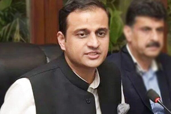اسٹریٹ کرائمز بڑھنے پر پولیس چیف کو تبدیل کیا، ایڈمنسٹریٹر کراچی مرتضیٰ وہاب